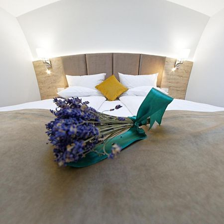Aquarius Boutique Hotel Kimpulung Mołdawski Zewnętrze zdjęcie
