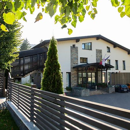 Aquarius Boutique Hotel Kimpulung Mołdawski Zewnętrze zdjęcie