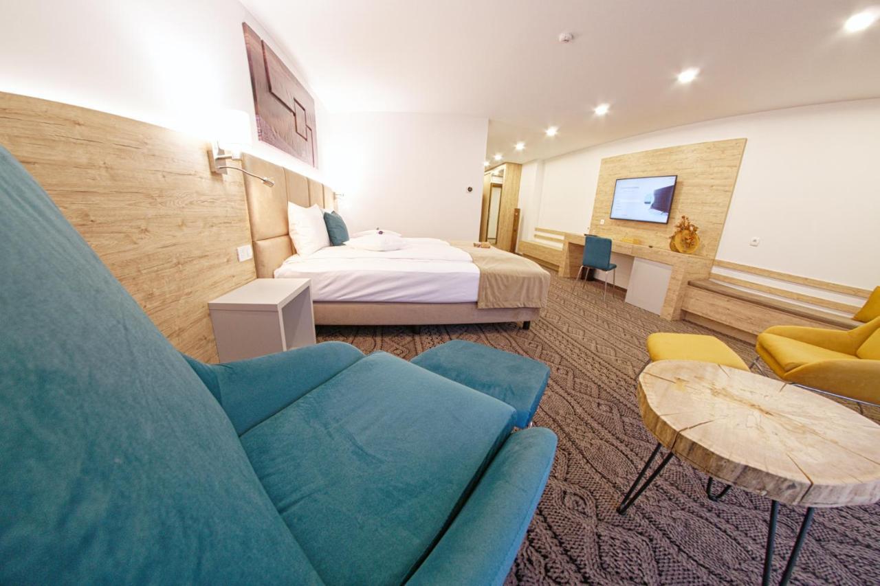 Aquarius Boutique Hotel Kimpulung Mołdawski Zewnętrze zdjęcie