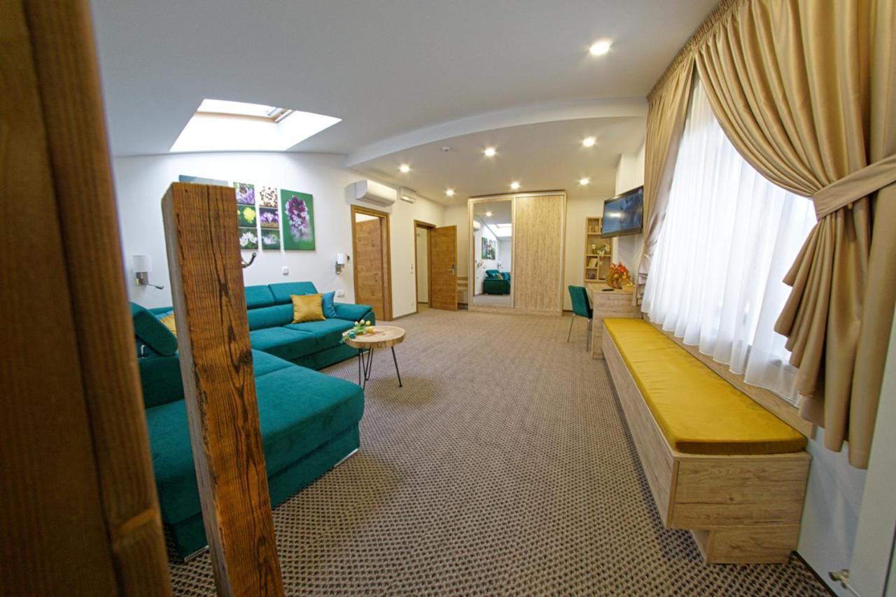 Aquarius Boutique Hotel Kimpulung Mołdawski Zewnętrze zdjęcie